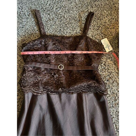 Jessica Howard from Dillards two piece gown size 4 petite. With matching jacket - Picture 5 of 16